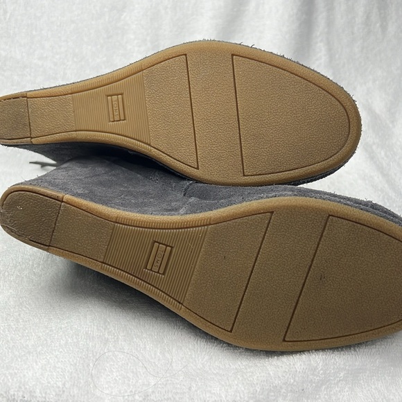 TOMS, gray suede wedges - Picture 10 of 10